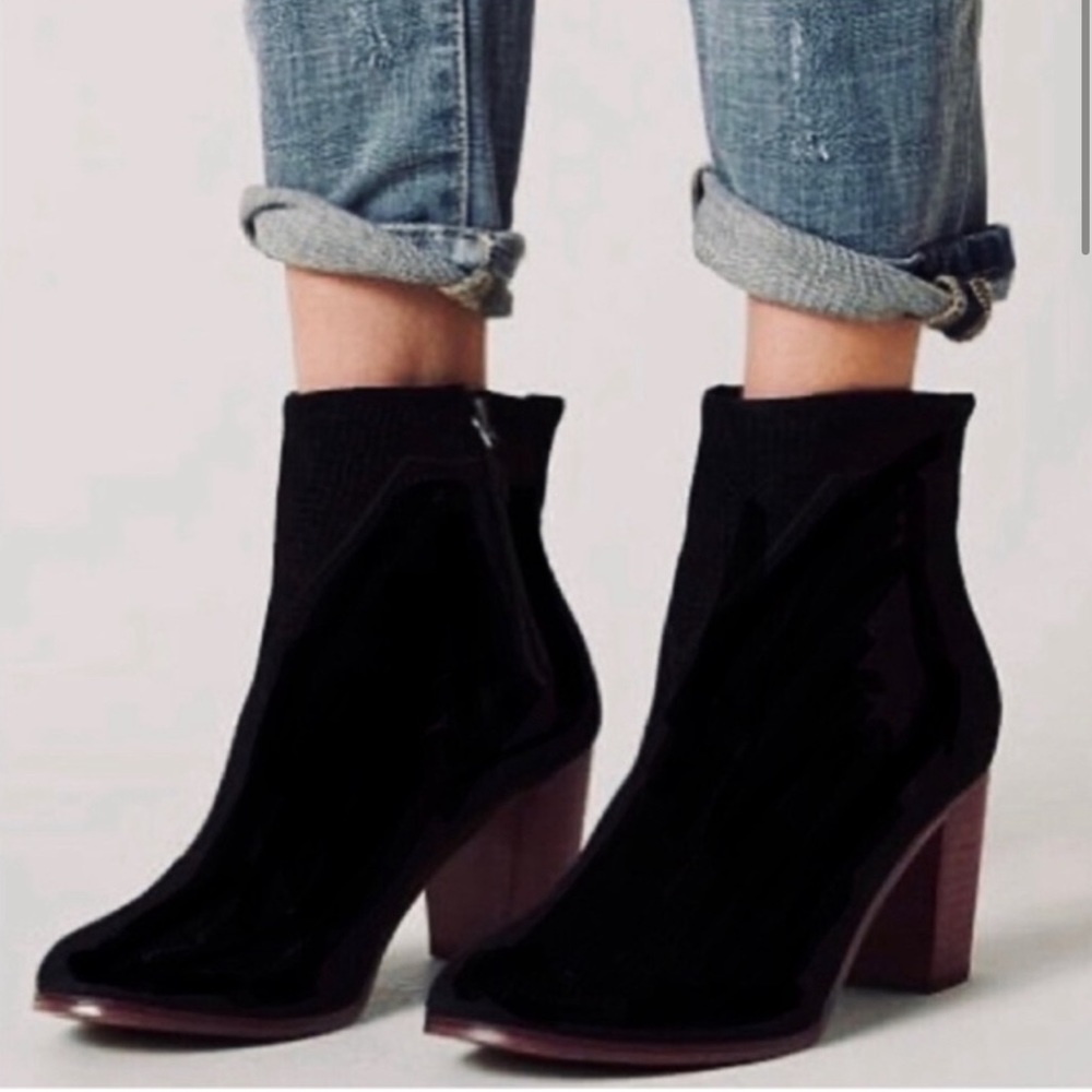 Toms Women’s Lunata Black Suede Mid Block Booties Size 9